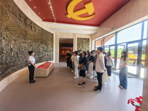 图片2.jpg 图片2.jpg