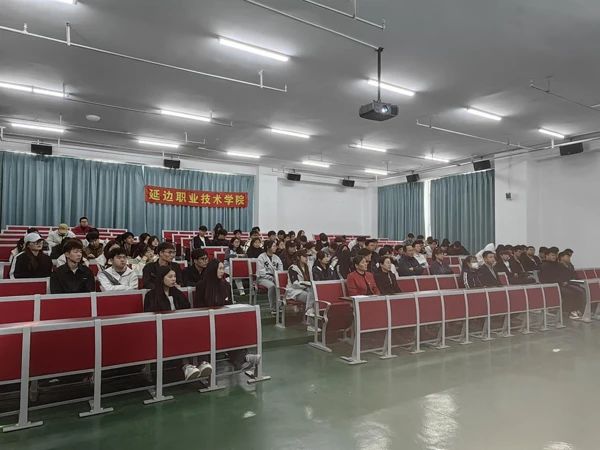 fcedf7d725d607f28e9b63d0fc70b9e9.jpg