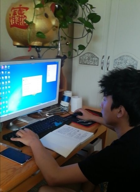 xuesheng4.jpg
