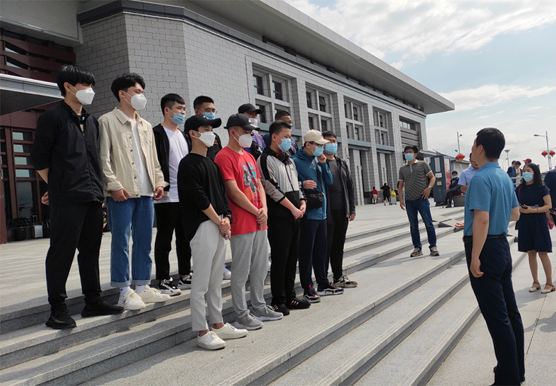 图片2.jpg 图片2.jpg