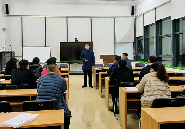 延边职业技术学院党员突击队、团员先锋队24小时守护师生健康安全1.jpg